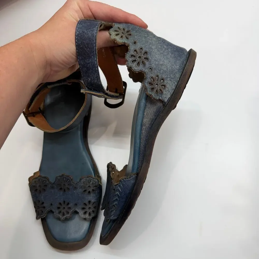LArtiste barely worn